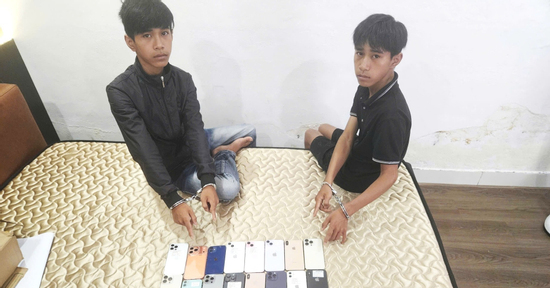 Bắt anh em sinh đôi 17 tuổi trộm 27 iPhone ở Đà Nẵng