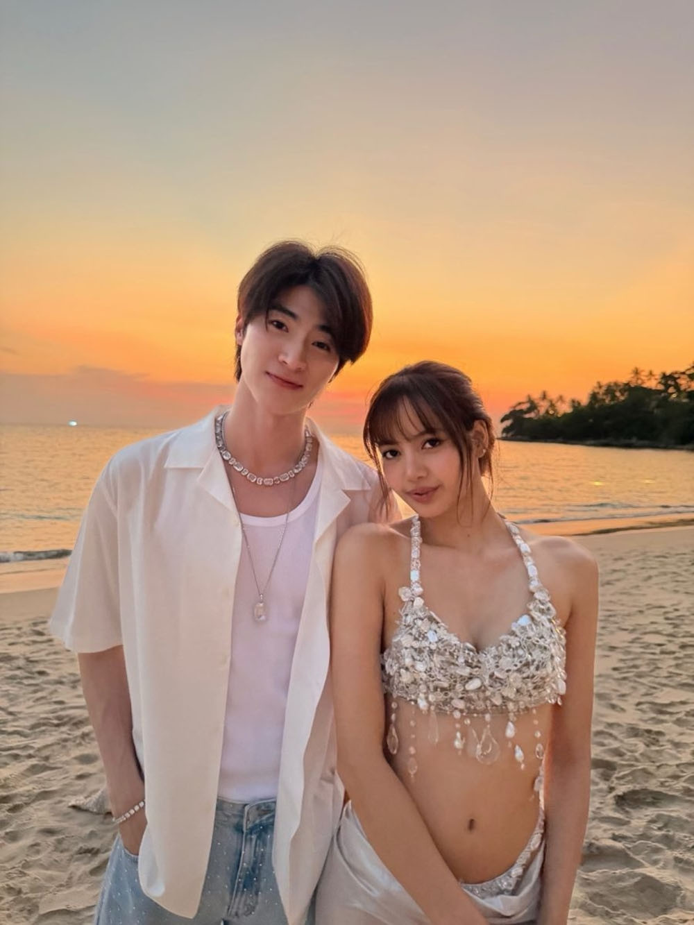 ngoi sao moi noi thai lan blue pongtiwat va lisa cua blackpink hen ho hinh anh 4