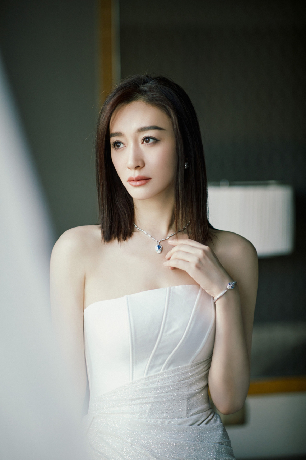 cuoc doi hong nhan bac phan cua ly tieu nhiem toi song mot minh dang rat on hinh anh 7