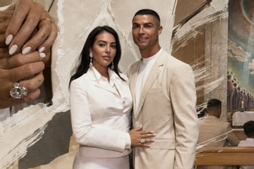 Vì sao một biểu tượng như Cristiano Ronaldo lại chọn cưới trong im lặng?