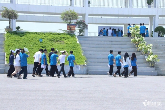 Công bố phổ điểm thi lại tốt nghiệp của thí sinh Chuyên Tuyên Quang