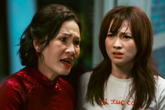 Hồng Đào xót xa khi tát Phương Anh Đào: 'Ở ngoài đời tôi chưa bao giờ đánh con dù chỉ một bạt tai'