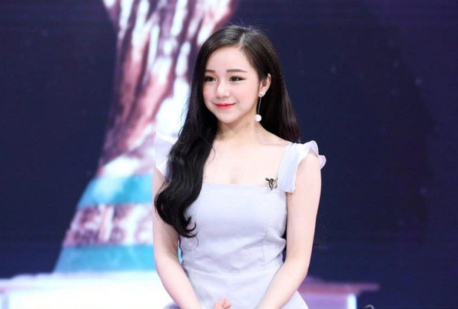 Nổi không kém Trâm Anh, một hot girl World Cup khác cũng ở ẩn sau những thị phi