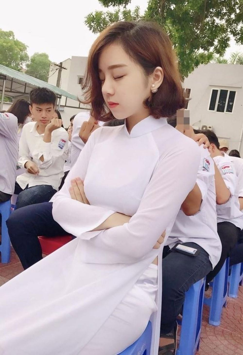 Nổi không kém Trâm Anh, một hot girl World Cup khác cũng ở ẩn sau những thị phi