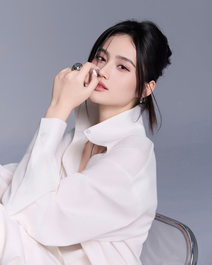 Hoa hậu Ý Nhi không thể tham gia các hoạt động tại Miss World do bận học tập ở nước ngoài