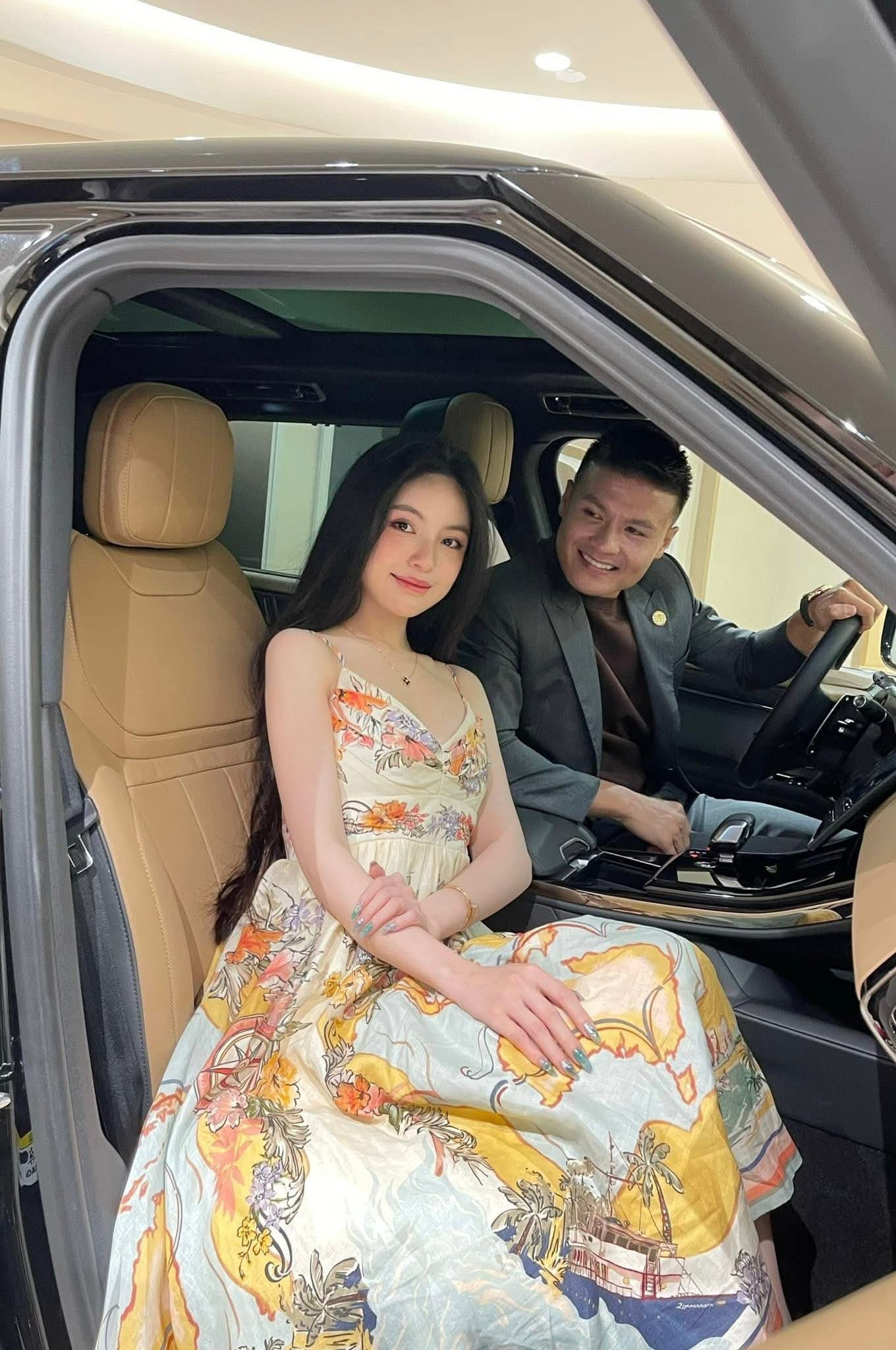 Chu Thanh Huyền đeo trang sức hơn 1 tỷ sang Thái Lan cổ vũ tuyển Việt Nam, đêm về livestream bán hàng tới 2h sáng插图5 772193451181147169509463381992373150616598524n