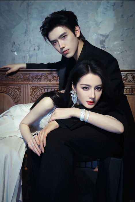 Địch Lệ Nhiệt Ba vướng tin hẹn hò thiếu gia kém 8 tuổi, tiết lộ thái độ của mẹ bạn trai - Ảnh 1