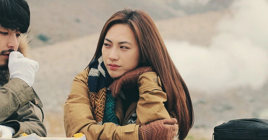 Khóc nhòe lớp trang điểm vẫn đẹp đến khó tin, Phương Anh Đào khiến khán giả trầm trồ về nhan sắc