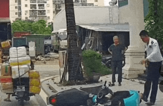 Xác minh clip nam bảo vệ đấm, đá túi bụi tài xế xe công nghệ ở Hà Nội
