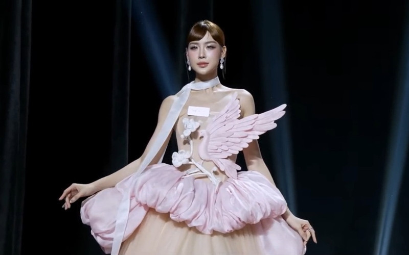 https://static-images.vnncdn.net/vps_images_publish/000001/000003/2026/8/28/miss-world-016-150.jpg