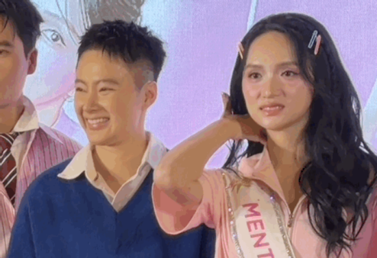 Hương Giang và Angela Phương Trinh gây chú ý khi xuất hiện cùng khung hình