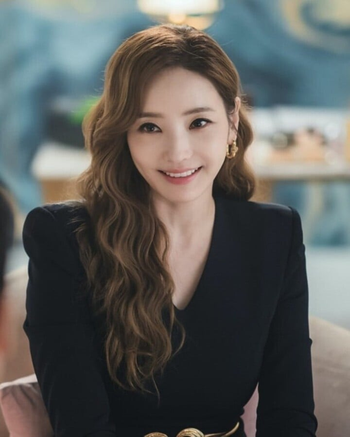 Han Chae Young có cuộc sống êm đềm bên chồng doanh nhân.