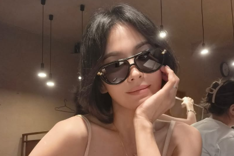 Song Hye Kyo gây chú ý với nhan sắc trẻ trung ở tuổi 45