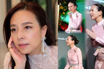 Ảnh cận mặt của nữ tỷ phú quyền lực nhất bóng đá Thái Lan - Madam Pang - ở tuổi 60 gây sốc