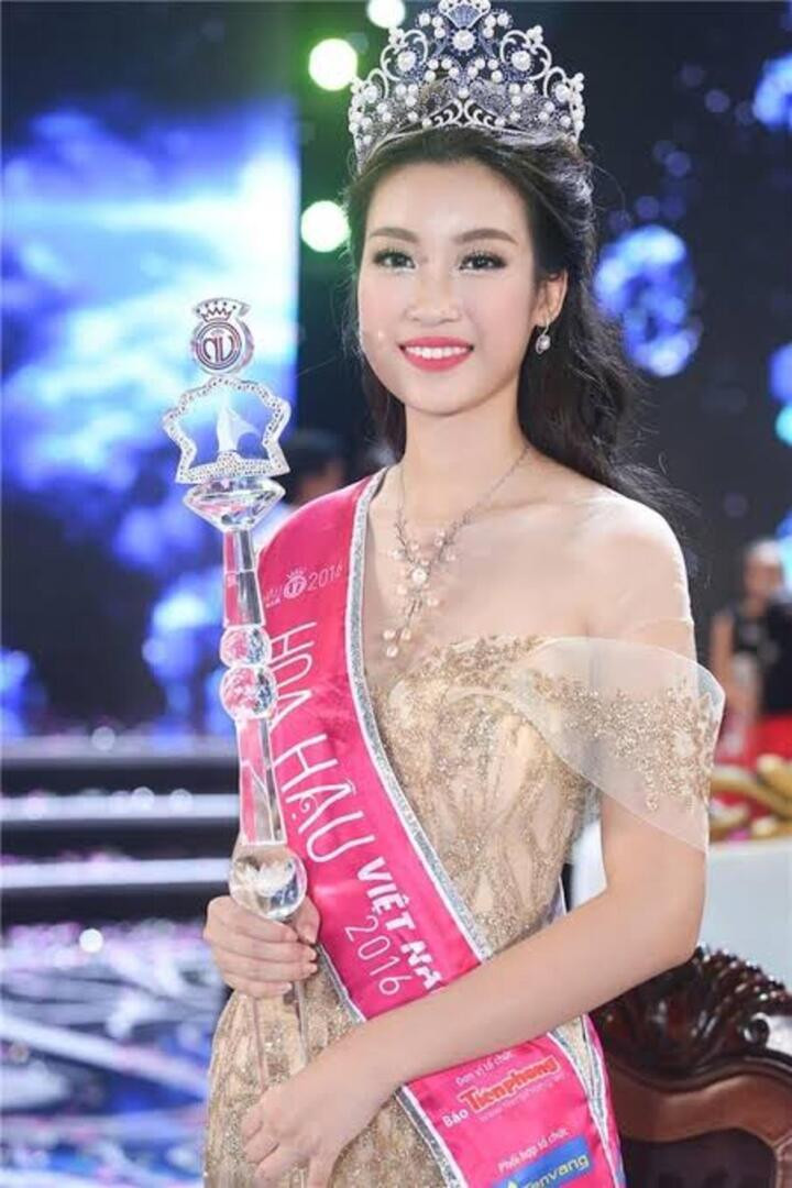 Hoa hậu Đỗ Mỹ Linh thời điểm đăng quang.