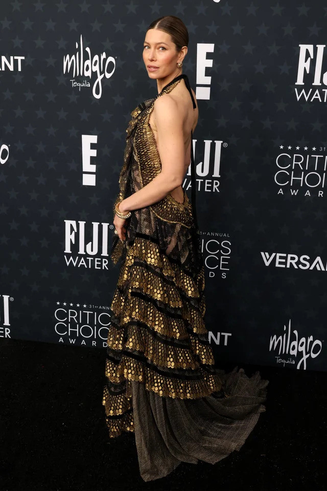 jessica biel in lanvin fw25 at the 31st annual critics v0 ndybpmfyrgbg1