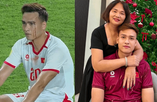 Mẹ Bùi Hoàng Việt Anh xót xa khi thấy con trai đổ máu trên sân