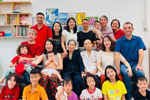 Nhớ lời cha nghèo dạy, 8 con ở Đà Nẵng học thành tài, có người là phó giáo sư