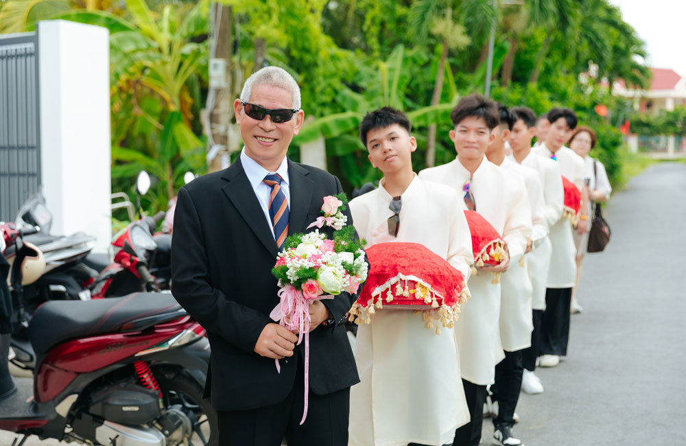 3 'đám cưới U70' gây sốt, chú rể hân hoan đi rước vợ về nhà插图 anh 4.jpg