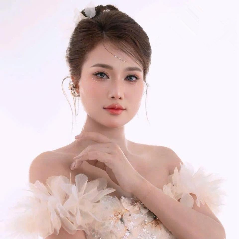 Ca sĩ Phương Diễm Huyền vừa bị khởi tố là ai?插图2 500040578_1166040888659175_3513418137392383127_n.jpg