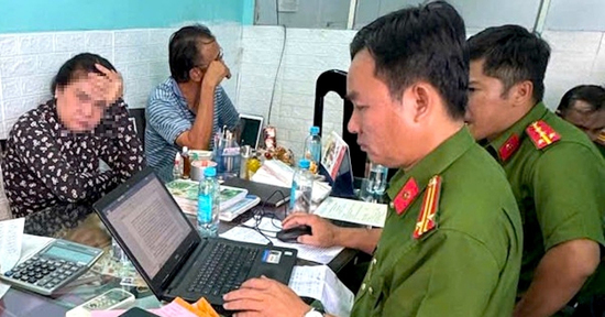 'Hô biến' gạo giá rẻ thành ST25, bán ra nhiều tỉnh thành
