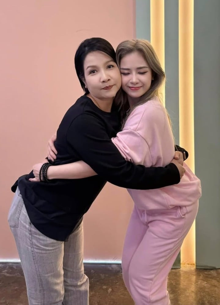 Hai nữ ca sỹ hoá giải căng thẳng sau nhiều năm.