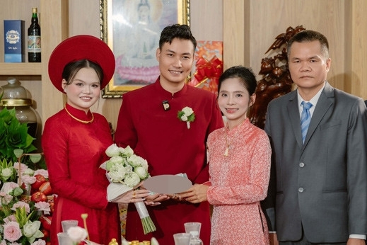 Cô dâu ở TPHCM được mẹ kế tặng 500 triệu trong đám cưới, lời phát biểu ‘gây sốt’