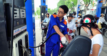 Giá xăng dầu hôm nay 7/8: Dầu thế giới đi lên, trong nước đồng loạt giảm