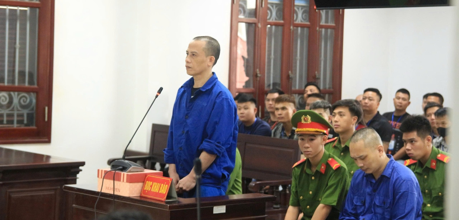 Tiến bịp tuấn .jpeg