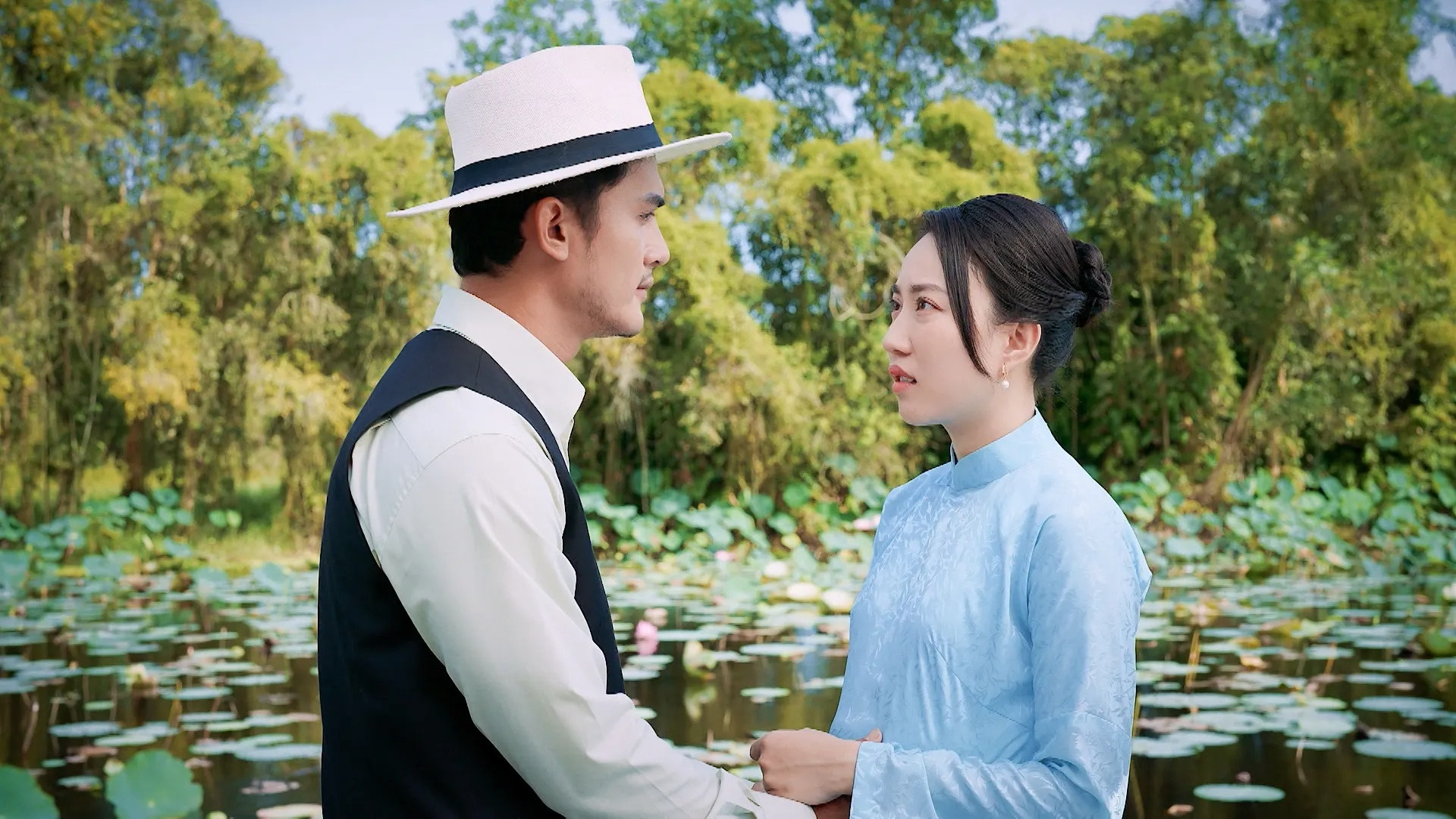 Thực hư chuyện cặp đôi Vbiz