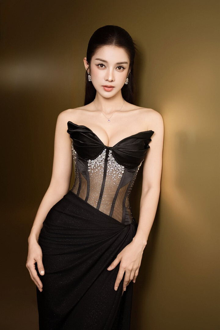 Ngoài đời, Trình Mỹ Duyên theo đuổi phong cách thời trang đa dạng, khác với hình ảnh trên màn ảnh.
