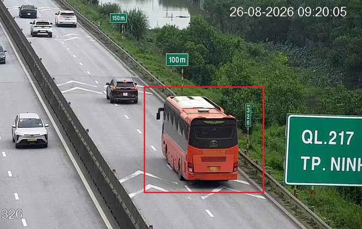 Phó Thủ tướng Thường trực yêu cầu rà soát, đánh giá kỹ quy định về khoảng cách an toàn trên cao tốc. (Ảnh: Cục CSGT)