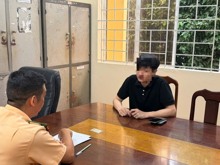 Tài xế Lê Trung C. đến Công an trình diện.