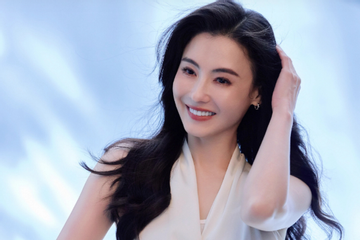 Trương Bá Chi tái xuất sân khấu ở tuổi 46, vẫn chờ vai diễn để trở lại màn ảnh