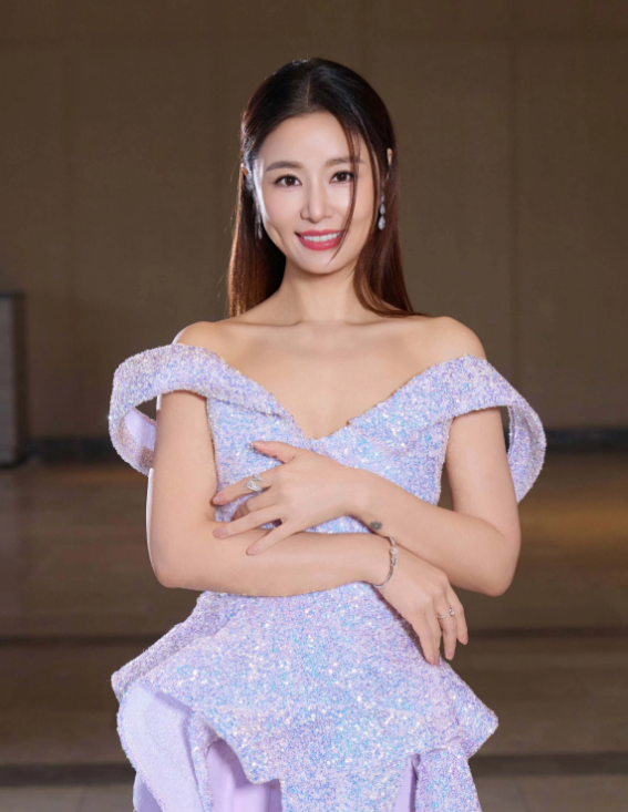 Lâm Tâm Như ở tuổi 50: Vẫn nổi tiếng nhưng nhất quyết không cho con gái bước vào showbiz - Ảnh 1