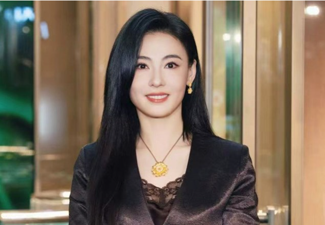 Trương Bá Chi khoe khoảnh khắc bên con trai út, vóc dáng tuổi 46 gây chú ý - Ảnh 3