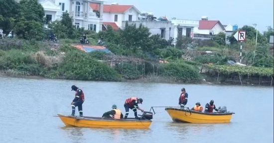 Tìm thấy thi thể Thiếu tá Trần Văn Tùng sau nhiều giờ mất tích trên sông Trà Lý