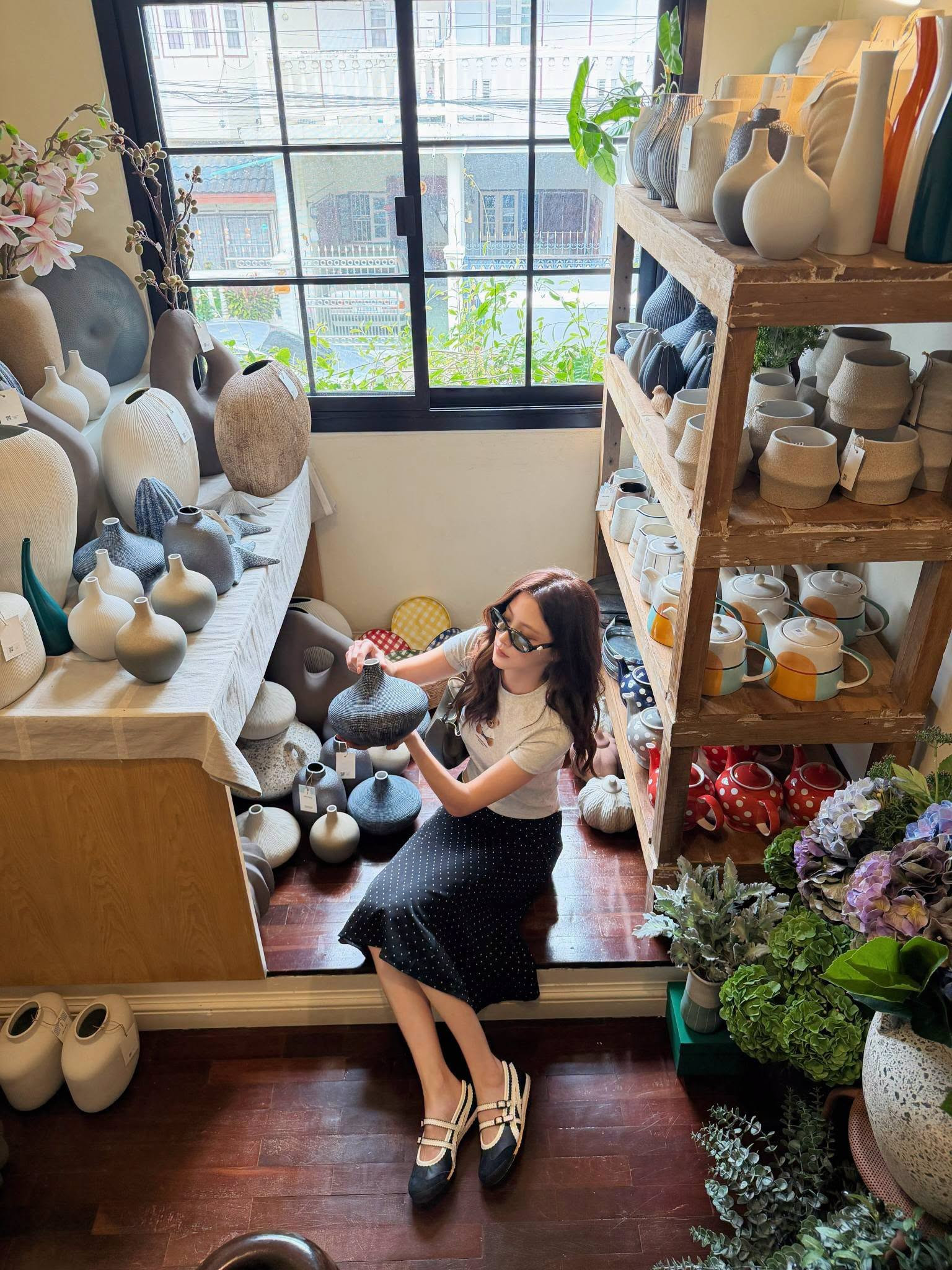 Baifern Pimchanok đẹp từ gương mặt đến vóc dáng, gu ăn mặc lại càng tôn trọn lợi thế trời cho