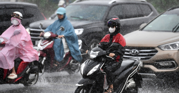 Hà Nội còn mưa lớn suốt đêm nay và ngày mai 17/9, miền Bắc sắp giảm mưa