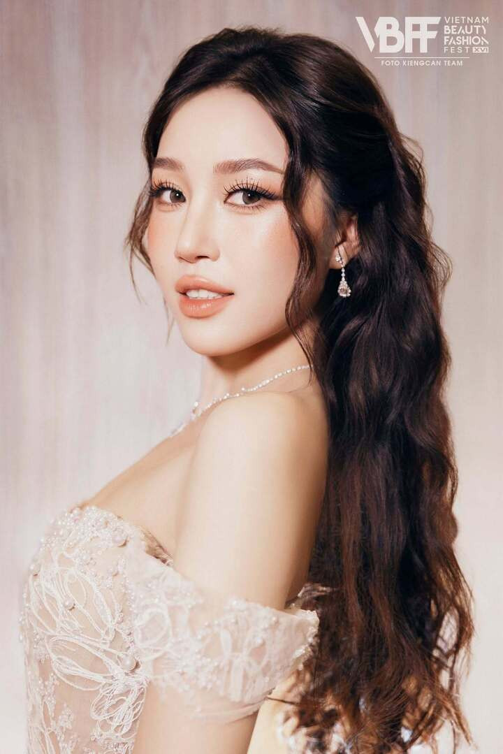 Người đẹp cũng từng lọt Top 15 Hoa hậu Quốc gia Việt Nam 2024 và vào Top 5 Người đẹp hình thể.