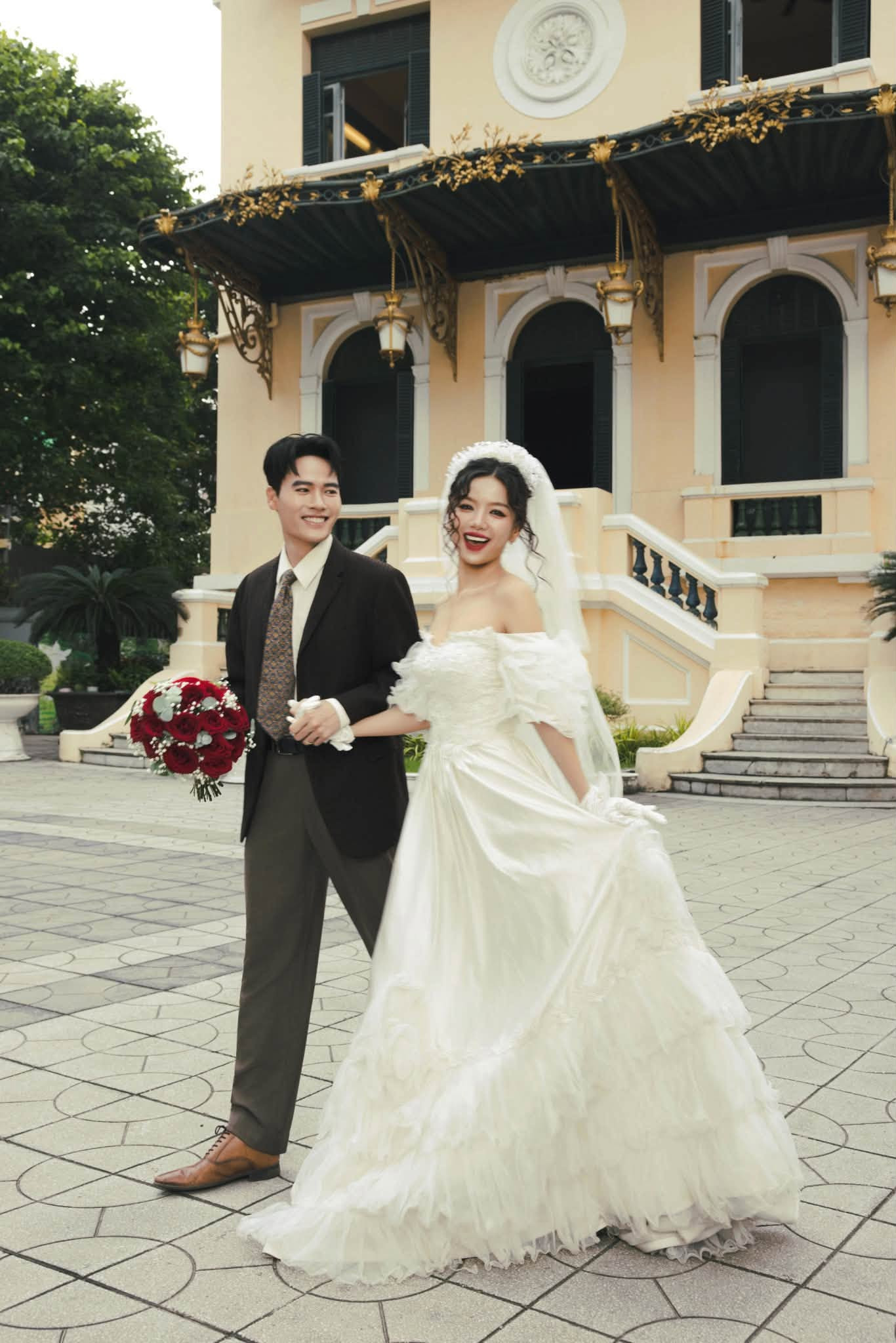 Cặp sao Việt đánh úp ảnh cưới làm MXH nổ tung: Ngọc nữ đẹp phát hờn bên tổng tài trăm tỷ, đẹp đôi quá trời ơi! - áº¢nh 4.