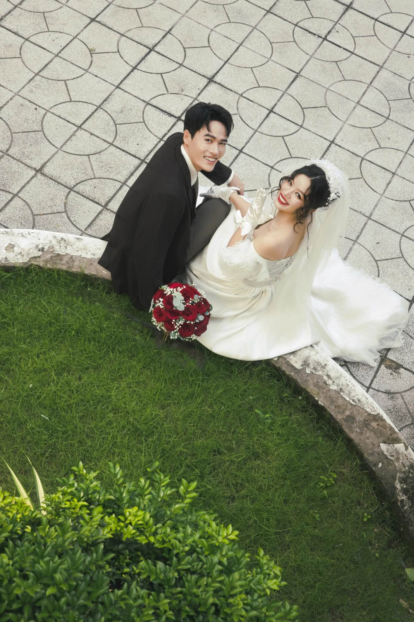 Cặp sao Việt đánh úp ảnh cưới làm MXH nổ tung: Ngọc nữ đẹp phát hờn bên tổng tài trăm tỷ, đẹp đôi quá trời ơi! - áº¢nh 5.