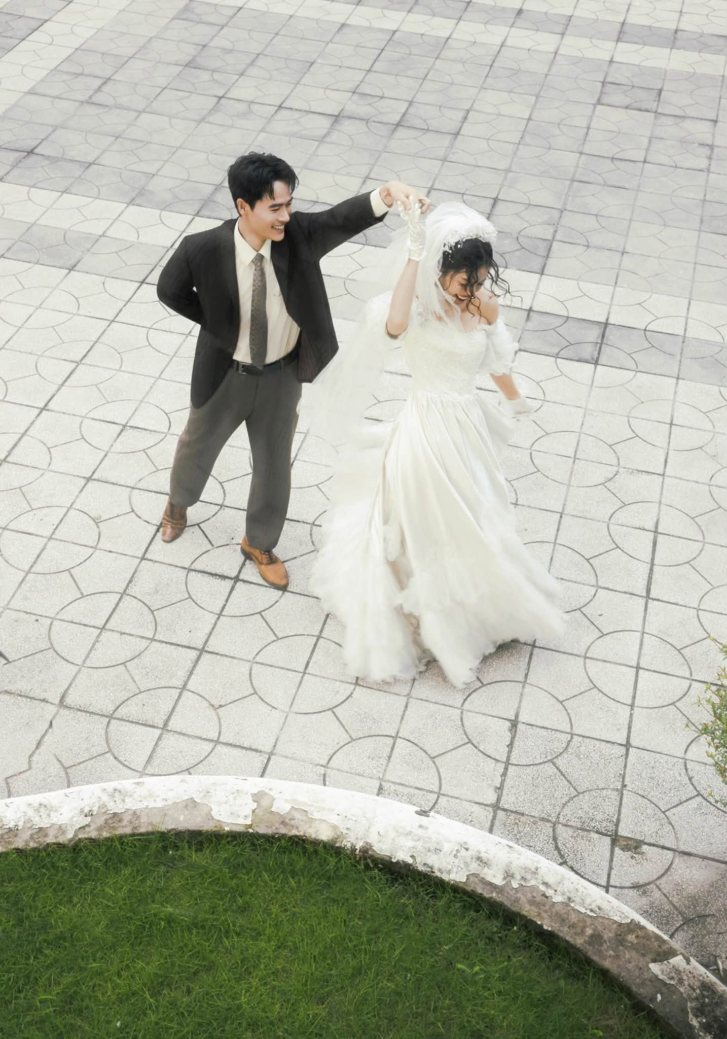 Cặp sao Việt đánh úp ảnh cưới làm MXH nổ tung: Ngọc nữ đẹp phát hờn bên tổng tài trăm tỷ, đẹp đôi quá trời ơi! - Ảnh 6.