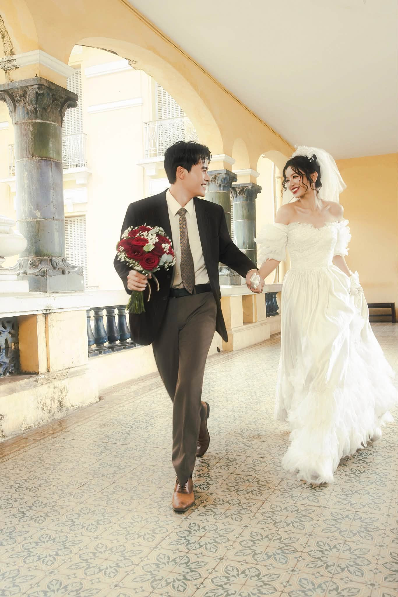 Cặp sao Việt đánh úp ảnh cưới làm MXH nổ tung: Ngọc nữ đẹp phát hờn bên tổng tài trăm tỷ, đẹp đôi quá trời ơi! - áº¢nh 7.