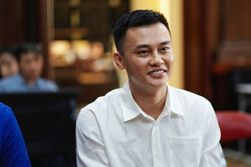 'Trùm siêu xe' Phan Công Khanh cùng đồng phạm hầu tòa sáng nay: Những hình ảnh đầu tiên trong phiên xử