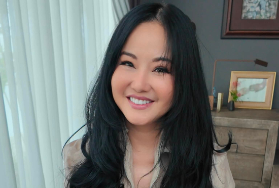 Hình ảnh khác lạ của diva Hồng Nhung ở tuổi U60
