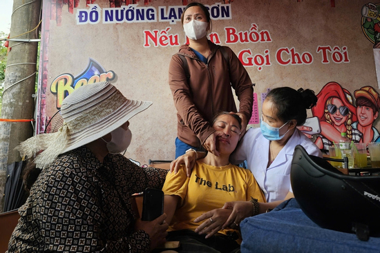 Xót xa lời mẹ nam sinh mất tích ở Hà Nội: 'Cho con em về đi'