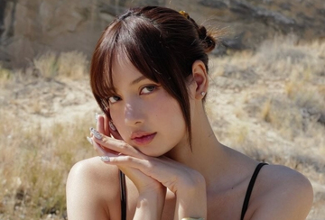 Mỹ nhân diện bikini nóng bỏng sau chia tay bạn trai thiếu gia, 'bóc giá' bộ sưu tập trang sức