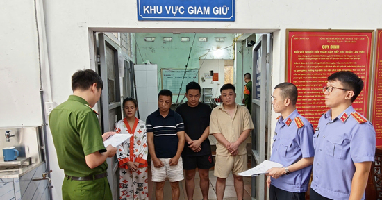 Vụ hành hung tài xế taxi ở Móng Cái: Tạm giữ hình sự 4 người
