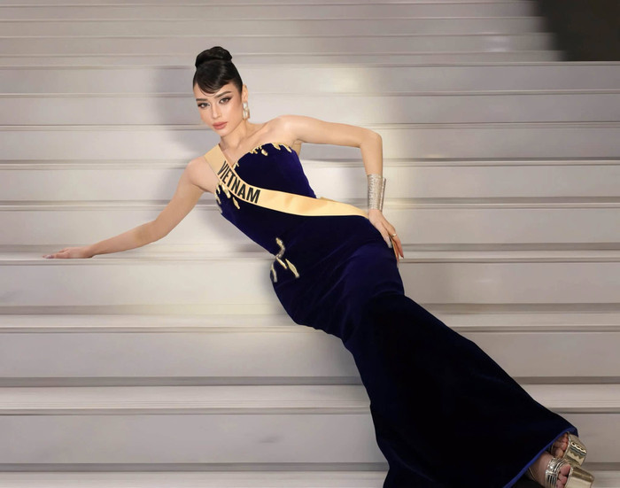 Emoura Phạm đang nhận nhiều phản hồi tích cực từ khán giả sau vài ngày nhập cuộc Miss Grand International 2026.